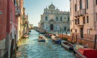 A walk through a calle in Venice