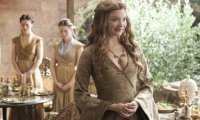 Walk through the gardens of High Garden with Margaery