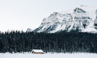 A cosy inn in the frozen lands of Skyrim.